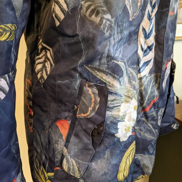 ROXY snowboard or ski jacket - Picture 3 of 8